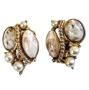 😍 Vintage 50's White Marbled Stone Faux Pearl Cluster Clip On Earrings